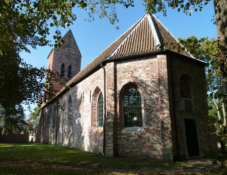 De Pancratiuskerk van Godlinze gezien vanaf het zuidoosten